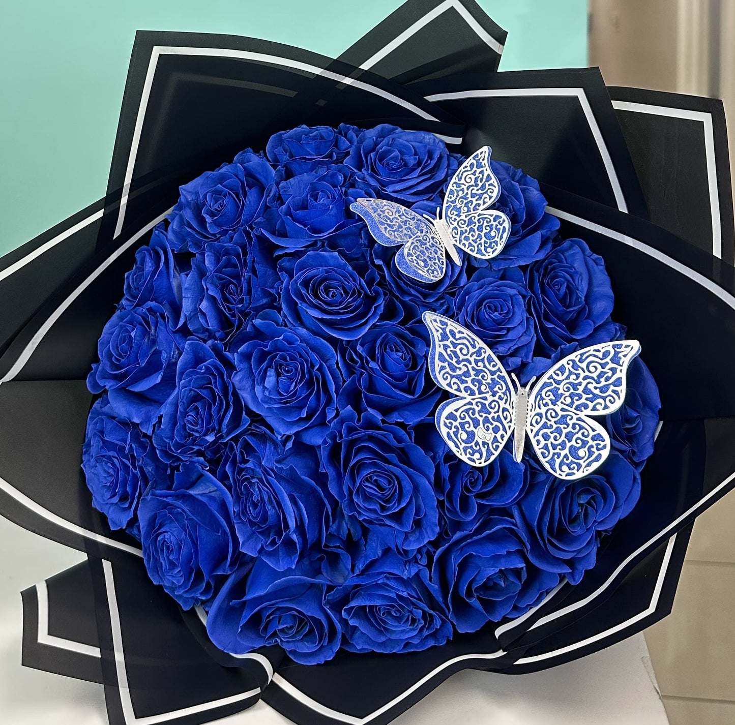 25 Blue Flowers Bouquet